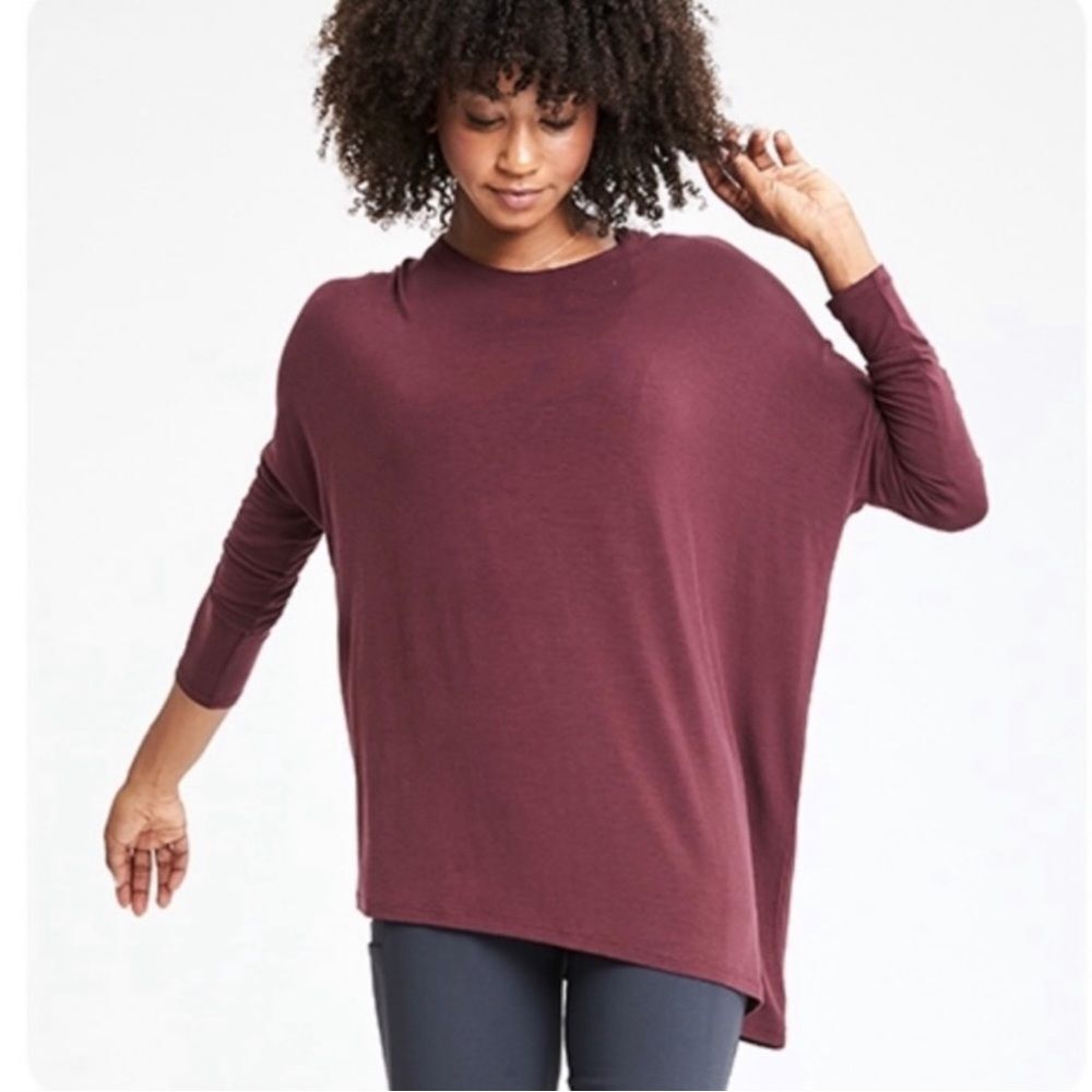 Athleta Cloudlight Athleisure Relaxed Asymmetrical Long Sleeve Activewear Top M